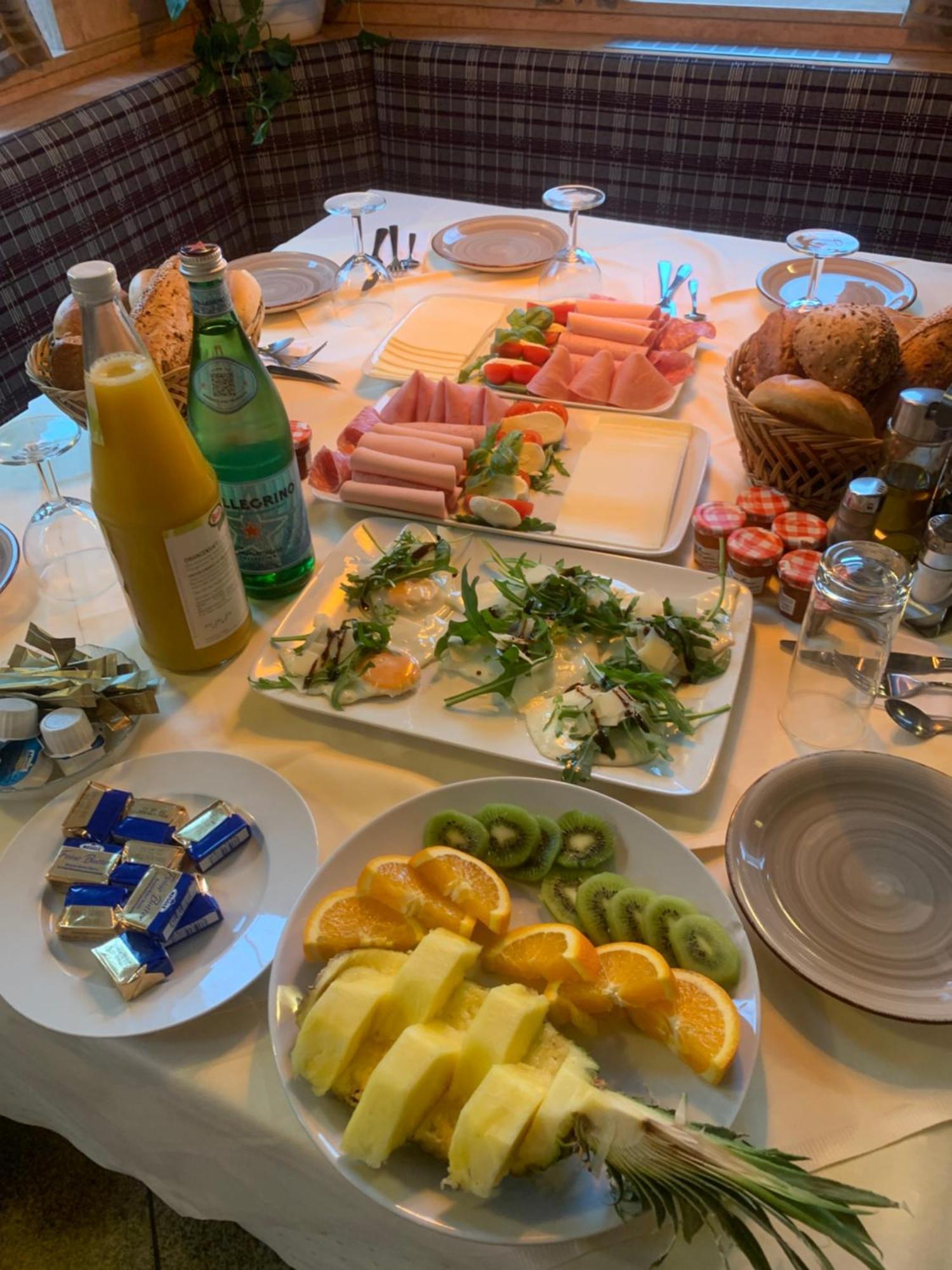 Kochersteinsfeld Hotel Pizzeria Da Beni מראה חיצוני תמונה