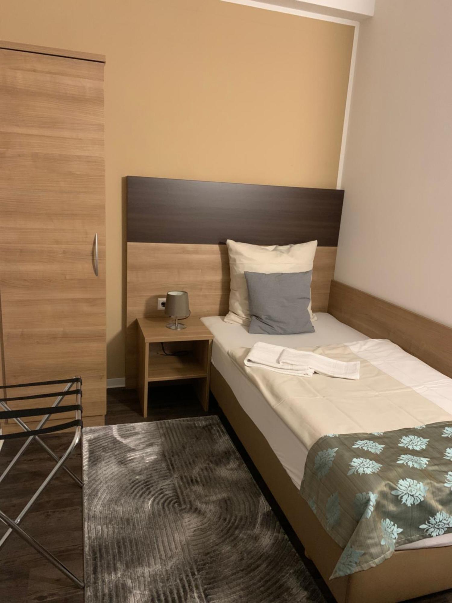 Kochersteinsfeld Hotel Pizzeria Da Beni מראה חיצוני תמונה