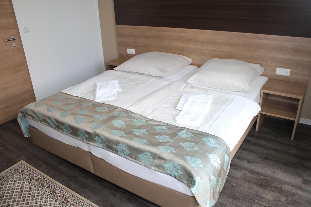 Kochersteinsfeld Hotel Pizzeria Da Beni מראה חיצוני תמונה