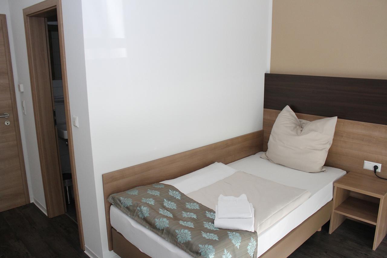 Kochersteinsfeld Hotel Pizzeria Da Beni מראה חיצוני תמונה
